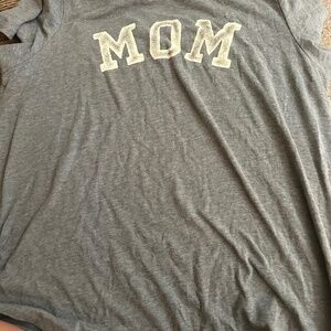 Old navy mom t shirt